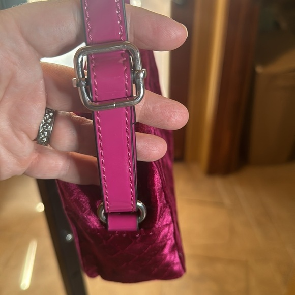 NWT Charming Charlie Dark Pink Quilted Velvet Crossbody Purse - Picture 3 of 8